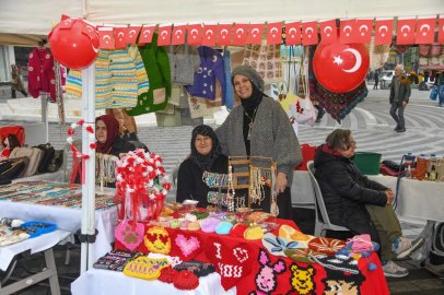 Bursa Osmangazi'de kadın girişimciler Cumhuriyet Sokağı’na renk kattı